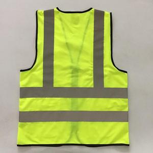 Nuevos Chalecos de Seguridad de Alta Visibilidad Unisex, Hechos con Telas Únicas y Atractivas, Diseños Elegantes, Certificación Oeko-Tex - Product Image 4