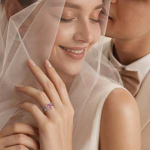 Bague de promesse Jeulia personnalisée avec fleur rose découpée - Product Image 6