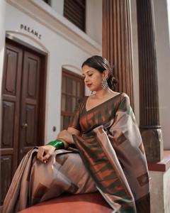 El último diseñador kanjivaram Seda Tapeta Digital Impreso Saree - Product Image 4