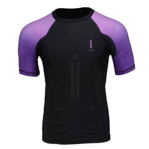 Venta directa de fábrica Hombres Rash Guard Mejor precio Bajo Moq Mangas cortas Hombres Rash Guard - Product Image 1
