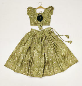 Ensemble Shoryam Fashion pour enfants, traditionnel, Mehandi Bandhani Lehenga Choli, longueur au sol, séchage rapide |   Fête festive de Diwali et de mariage - Product Image 2