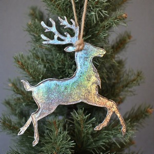 StarryStag Casted Reindeer Wall Hanging Piece for Festive Home Decor Christmas Sculpture for Seasonal <b>Displays</b> - Product Image 2