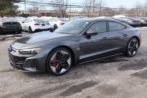 Audi RS e-tron GT 2022 d'occasion en excellent état - Product Image 2