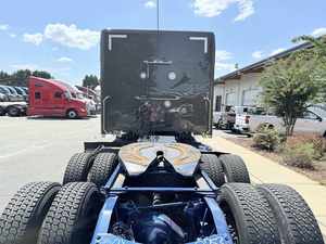 À VENDRE : Camion semi-remorque d'occasion 2022 2023 2024 2025 567 Sleeper, 80 Sleeper à toit moyen, 500 CV, 12 vitesses, boîte automatique Endurant, PRÊT À EXPÉDIER - Product Image 5