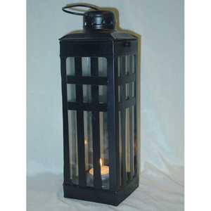 La lanterne glamour en métal et en verre donne un bel effet lorsque vous laissez une bougie épaisse brûler dedans - Product Image 3