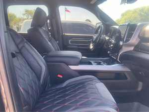 Usado Clean 2023 Dodg-e ra-m 3500 crew CAB Larami-e Black Widow - Product Image 4