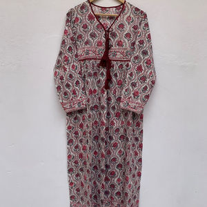 Vente en gros Peignoir ethnique bohème Robe longue Kimono fait à la main en coton indien imprimé fleuri Bouton naturel pour la plage d'été - Product Image 1