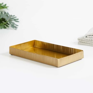 Bandeja DE SERVICIO DE METAL contemporánea moderna de tamaño personalizado hecha a mano de acero inoxidable con acabado dorado para exhibición de bebidas - Product Image 1