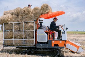 Máquina empacadora autopropulsada para uso agrícola Componente de núcleo de motor de condición nueva y usada para zanjar en Vietnam en 2025 - Product Image 2