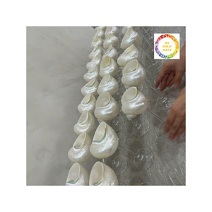 Copa de vino decorada con conchas marinas, perfecta para los amantes de la playa, cocina de estilo náutico o idea de regalo costera - Product Image 2