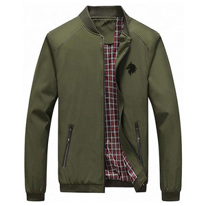 แจ็กเก็ตบอมเบอร์ผู้ชายน้ำหนักเบามีสไตล์ผ้าพรีเมี่ยมคอปกตั้งมีฮู้ดระบายอากาศได้ดีสำหรับฤดูหนาว - Product Image 1