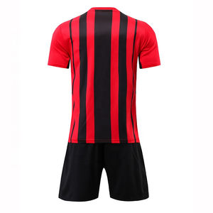 Uniformes de Fútbol Personalizados al por Mayor, Camisetas y Pantalones Cortos de Alta Calidad para Equipos Profesionales, Servicio OEM, Producción en Masa, Secado Rápido - Product Image 3