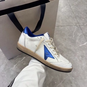 Zapatillas de Lujo de Alta Calidad con Cordones de Plata, de Cuero Genuino, Antideslizantes, Cómodas, Estilo Skate, Doradas con Efecto Envejecido - Product Image 4