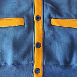 Vente en gros de cardigan en tricot pour femmes, logo personnalisé, OEM, mode universitaire, sororités - Product Image 3