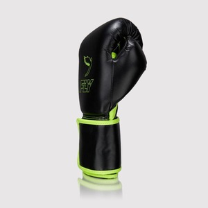 Équipement d'entraînement à lacets en cuir vert et noir de haute qualité personnalisé OEM pour les gants de frappe de kickboxing et de sparring - Product Image 6