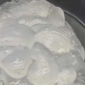 โซเดียม ลอริล อีเธอร์ ซัลเฟต 70% 28% SLES 70 2EO วัตถุดิบเครื่องสำอาง DE มีสินค้าในสต็อก ราคาขายส่ง - Product Image 1