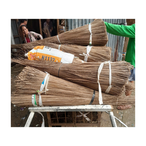 Bâtons de balai de noix de coco du Vietnam tiges écologiques pour balais faits à la main et décor rustique - Product Image 5