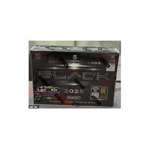 Caja de Cartas Coleccionables de Fútbol Americano Pa-ni-ni Black 2025 Auténtica - Product Image 4