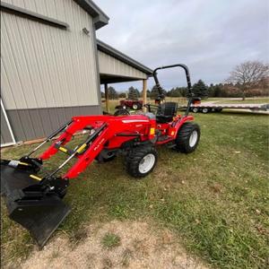 รถแทรกเตอร์ตีนตะขาบ Massey Ferguson 1526 กำลัง 65-140 แรงม้า เกียร์อัตโนมัติ มือสอง สภาพดี จัดส่งรวดเร็ว มีสินค้าในสต็อก สำหรับใช้งานในฟาร์ม - Product Image 3