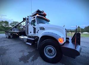 Camión Usado para Trabajo Pesado Macks Granite 2017 en Excelentes Condiciones, Entrega Global - Product Image 2