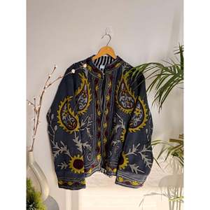 Chaqueta vaquera vintage de otoño para hombre con bordado Kantha y cuello mandarín - Product Image 5