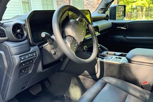 Toyota Land Cruiser First Edition 2024, SUV 4x4 de 4 Puertas, Certificado, Limpio y Poco Usado, Caja de Cambios Automática, Volante a la Izquierda, Cuero Oscuro, Turbo - Product Image 3