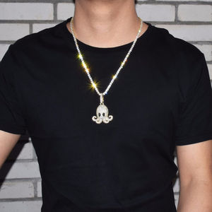 Pendentif Octopus Hip Hop personnalisé par de l'or massif 10kt et des diamants de laboratoire ronds et brillants - Product Image 3