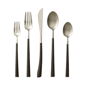 ชุดช้อนส้อมสแตนเลสแบบใช้ซ้ำได้ชุดเครื่องเงินชุบทองชุดเครื่องใช้บนโต๊ะอาหารสำหรับงานแต่งงานดีไซน์ตามสั่ง - Product Image 1