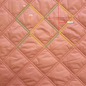Acolchado moderno de poliéster 100%, patrón bordado cuadrado de 6 pulgadas, 2-5 capas, alto estándar para uso doméstico en hoteles, precio razonable - Product Image 3