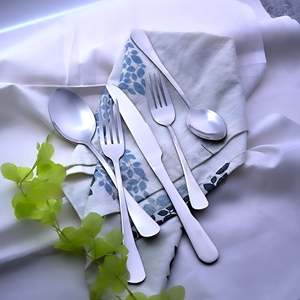 Ensemble de couverts de luxe minimalistes en acier inoxydable Snazzy pour 6 personnes, comprenant fourchettes et cuillères à café – Compatible lave-vaisselle, design moderne - Product Image 3