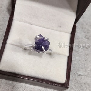 Joyería de piedra en bruto, anillo para mujer, piedra preciosa Natural cruda de amatista, piedra natal de febrero, joyería de banda, anillo de Plata de Ley 925 - Product Image 3
