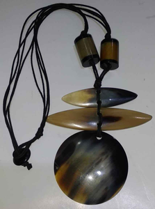 Nuevo collar con colgante de cuerno de Venta caliente de moda para mujeres, niñas y hombres hecho a mano de cuerno de búfalo Natural por glowin fashion - Product Image 3