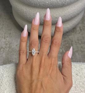 แหวนหมั้นเพชรทรงมาร์คีส์ 2.25 กะรัต เกรด F VVS1 เพชรเลี้ยงในห้องปฏิบัติการ หรูหรา รับรองโดย IGI ตัวเรือนทองคำขาว 18k ประดับเพชรแบบ Pave พร้อมวงแหวนซ่อน - Product Image 1