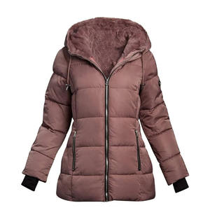 Veste parka ajustée élégante pour femmes Slim-Fit Premium Véritable Puffer pour un matériau de remplissage en coton d'aspect moderne - Product Image 5