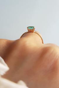 Anillo Solitario de Esmeralda con Corte Asscher y Engaste de Bisel en Oro Sólido de 14K, Piedra de Nacimiento de Mayo, Regalo para Boda, Compromiso o Fiesta, Unisex - Product Image 2