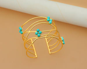 สร้อยข้อมือเทอร์ควอยซ์ชุบทอง | ดีไซน์หรูหราหลายสายพร้อมหินธรรมชาติ - Product Image 4