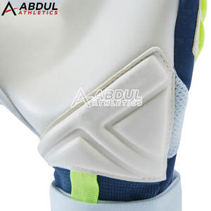 Guantes de portero de protección de manos cómodos personalizados para hombres Guantes de portero para ropa deportiva - Product Image 4