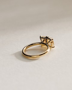 แหวนเพชรทรงรี Toi Et Moi แบบ Emerald Cut เพชรเลี้ยงในห้องปฏิบัติการ ตัวเรือนทอง 9 กะรัต สีเหลือง / สีโรสโกลด์ / สีขาว - Product Image 3