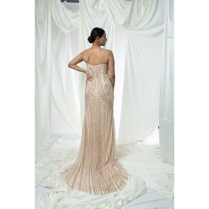 Vestido de Noche Largo de Diseño de Lujo para Mujer con Detalles Hechos a Mano con Cuentas y Escote Corazón para Eventos Formales y Galas - Product Image 2