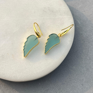 Boucles d'oreilles pendantes en calcédoine aqua, vente en gros abordable, plaquées or 18 carats, pierres précieuses plates, ailes d'ange, pour femmes - Product Image 5