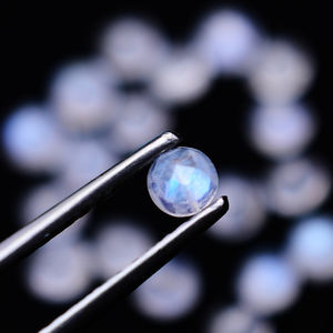 Pierre de Lune Arc-en-Ciel Naturelle de 3mm, Épaisseur Épaisse de 2mm, Vente de 2.55 Cts, Pierres Précieuses de Haute Qualité, 25 Pièces - Product Image 4