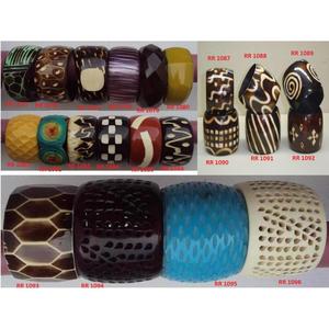 Bracelets religieux en forme de boule en ivoire et résine BS INTERNATIONAL pour les occasions de mariage des femmes, stock disponible, vente en gros directe - Product Image 5