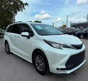 LA MEJOR OFERTA, Vehículo Usado 2024, Modelo XLE, 5 Pasajeros, Tracción Delantera, Transmisión Automática, 300-400 CV, Techo de Aleación de Aluminio - Product Image 1