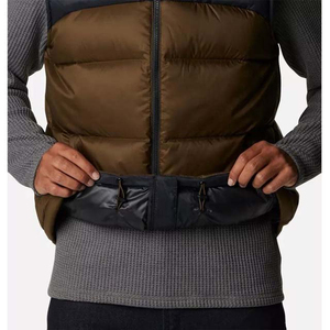 Chaqueta Ligera Acolchada con Cobertura Facial Completa, Resistente al Agua y con Marca Personalizada para Hombre - Product Image 4