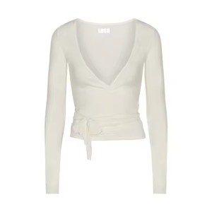 Blouses pour femmes des fabricants personnalisés Tops enveloppants respirants à manches longues avec liens réglables, encolure croisée pour femmes - Product Image 3