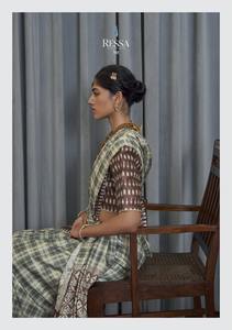 Enchanting Elegance lanza un nuevo catálogo 'Kathputli' con exclusivos saris de seda Banarasi con estampado Chex para indios pakistaníes - Product Image 6