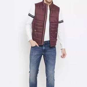 Chaleco acolchado sin mangas para hombre a precio de fábrica, chaleco de lana con relleno de plumón, ropa exterior cálida de invierno hecha en Pakistán - Product Image 2