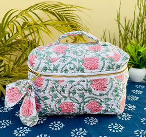 Bolso de tocador de algodón acolchado de primera calidad para mujer con estampado floral Cremallera duradera para artículos básicos diarios con un toque de moda - Product Image 4