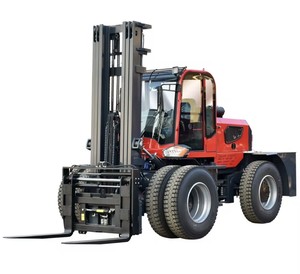 Montacargas Todoterreno Diésel con Capacidad de Carga de 5 Toneladas y Alcance de 6 Metros de Altura - Product Image 2