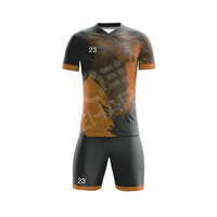 Maillot de football personnalisé à manches courtes en polyester respirant, léger et à séchage rapide, impression numérique personnalisée